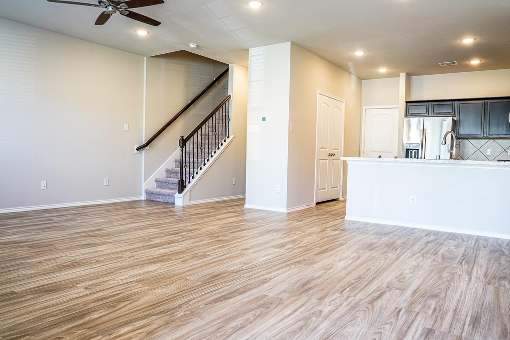 15810 Perthshire Creek Dr - Photo 4
