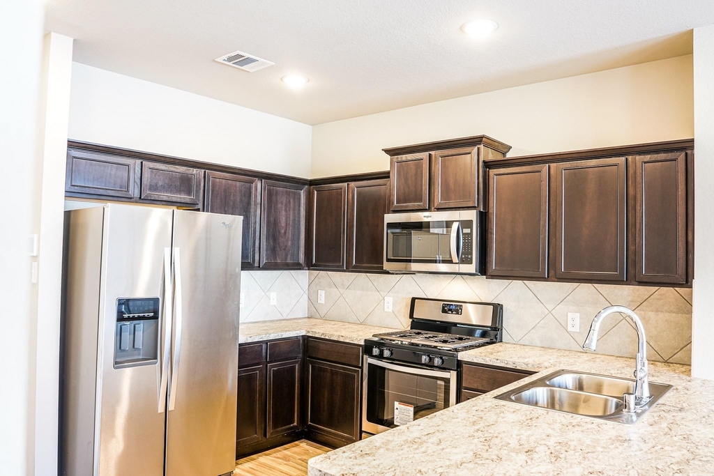 15810 Perthshire Creek Dr - Photo 5