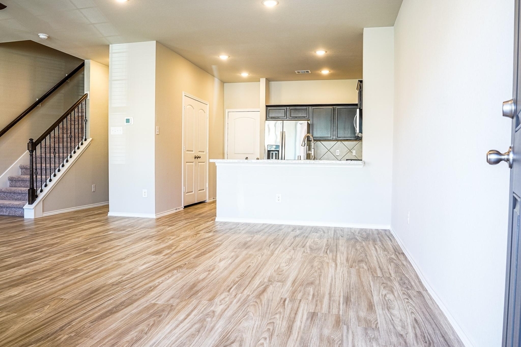 15810 Perthshire Creek Dr - Photo 3
