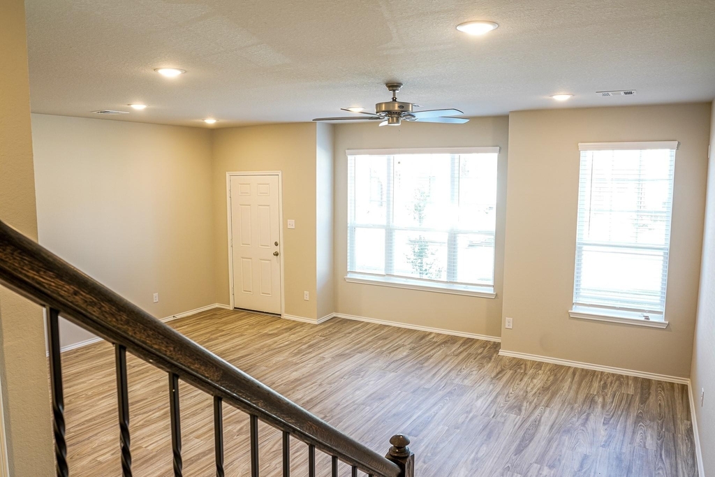 15810 Perthshire Creek Dr - Photo 11