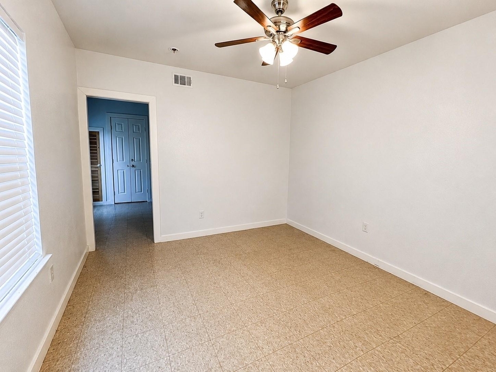 2204 Hutchins Street - Photo 1