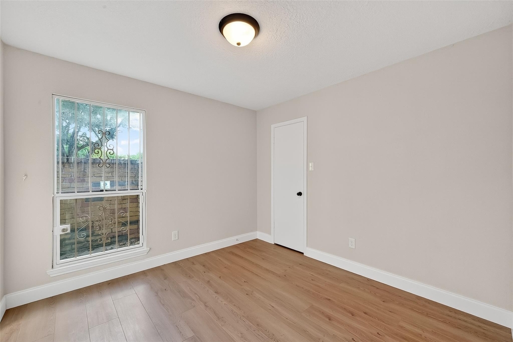 5530 Oak Falls Drive - Photo 24