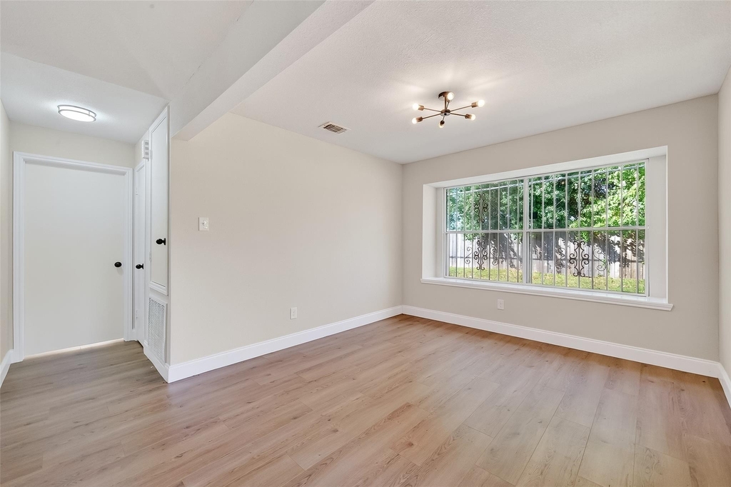 5530 Oak Falls Drive - Photo 14