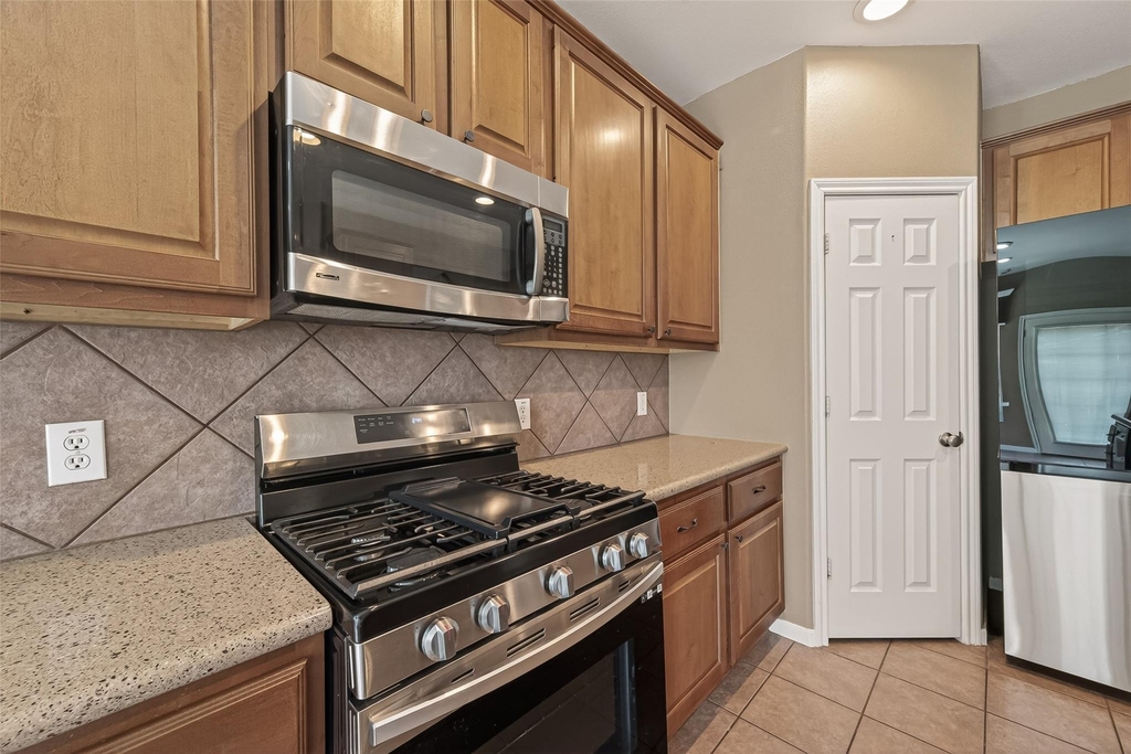 4702 Autumn Orchard Lane - Photo 17