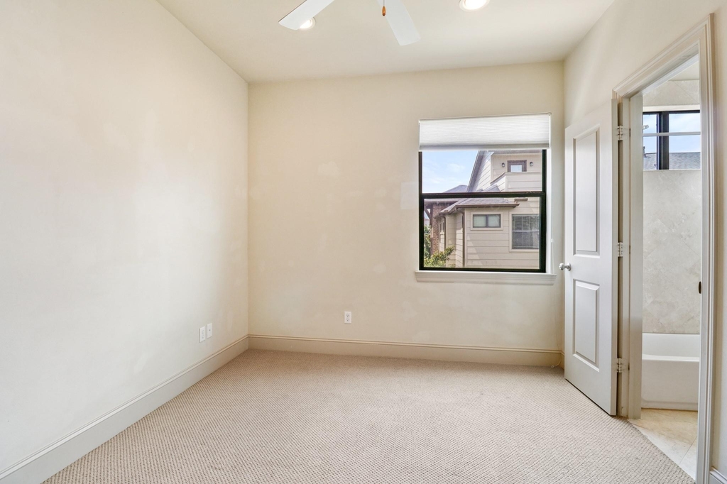 1922 Winter Street - Photo 22