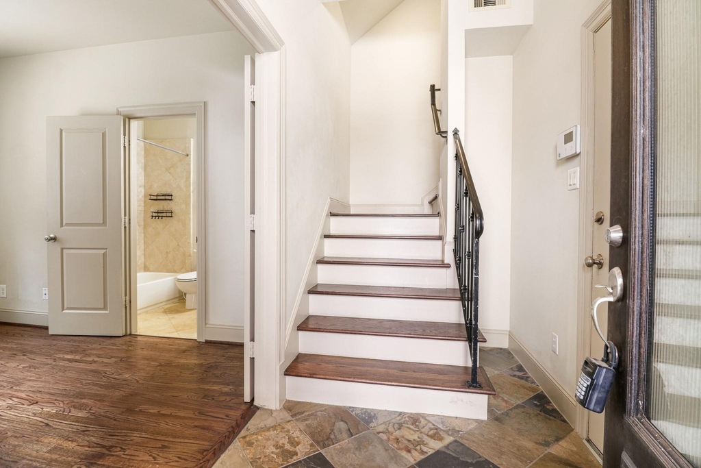 1922 Winter Street - Photo 4