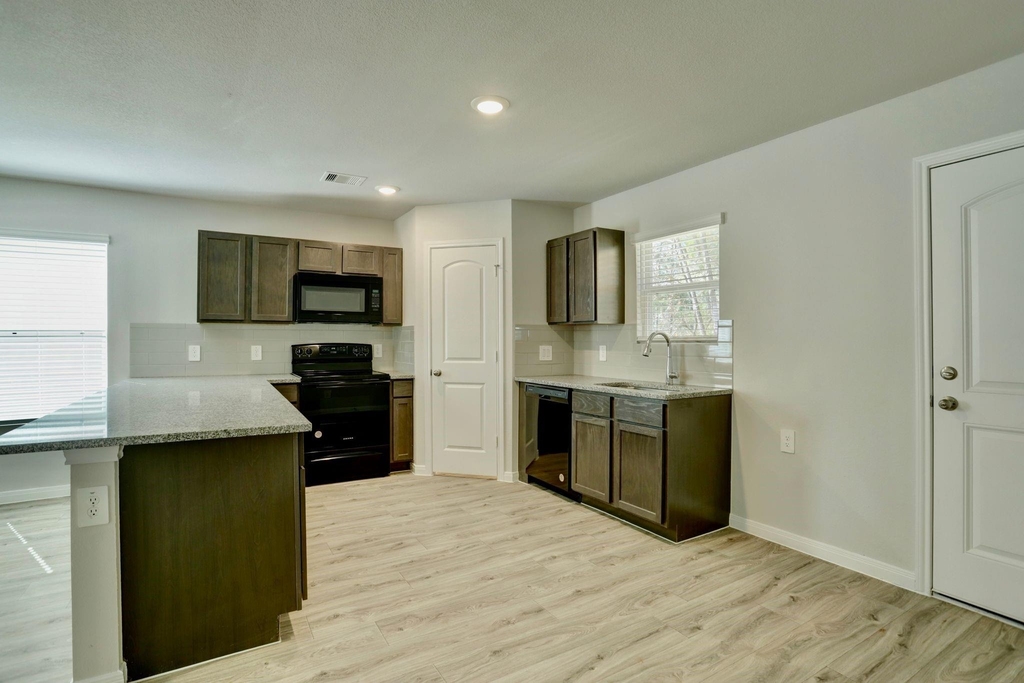 406 Noel - Photo 8
