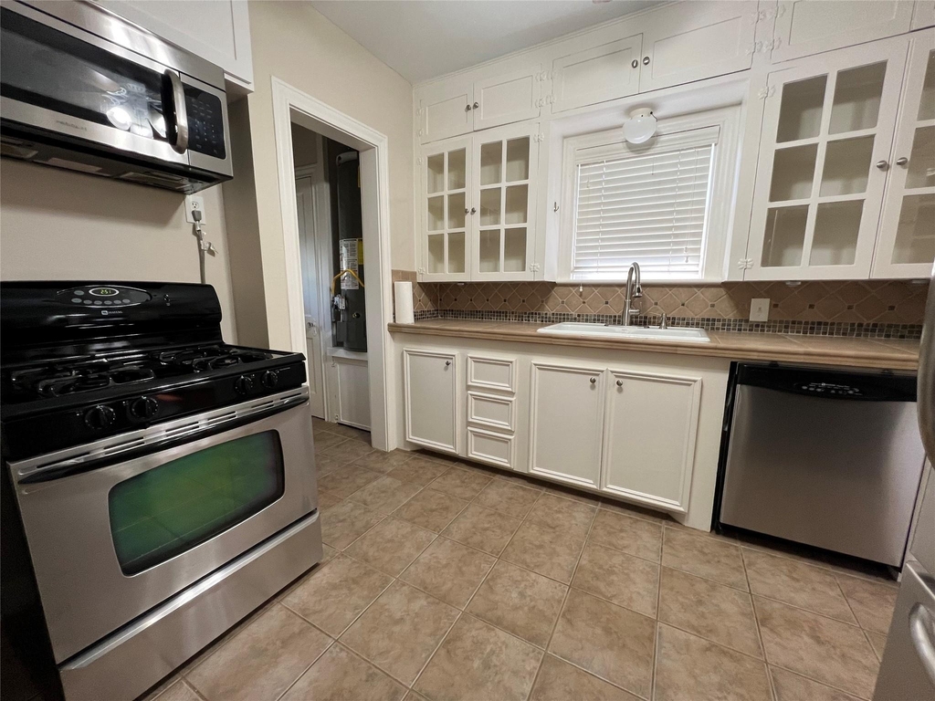 4410 Pease Street - Photo 3