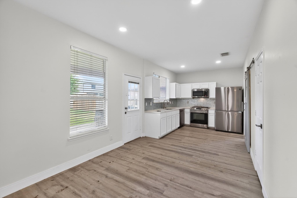 918 Ivycroft Lane - Photo 8