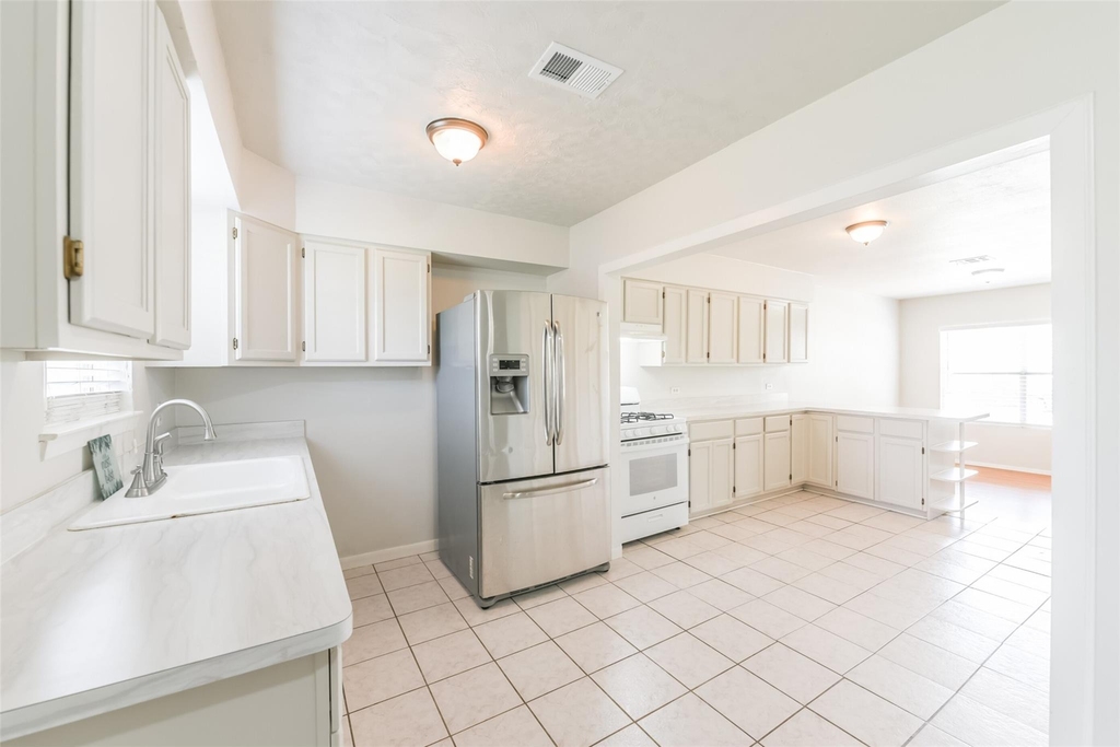 5514 Vickita Drive - Photo 13