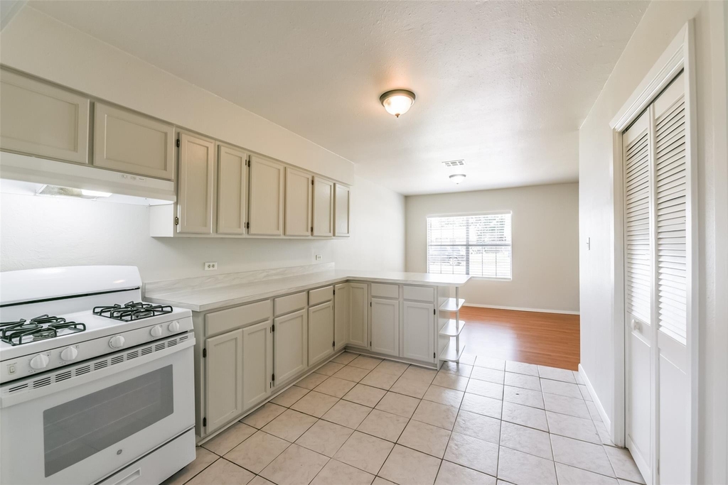 5514 Vickita Drive - Photo 17