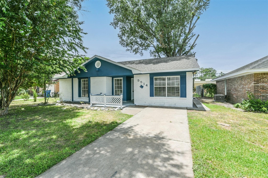 5514 Vickita Drive - Photo 0