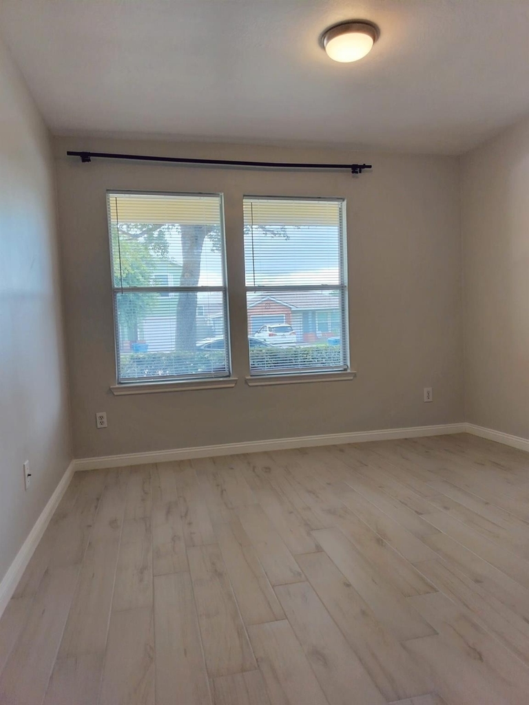 21242 Linden House Court - Photo 9
