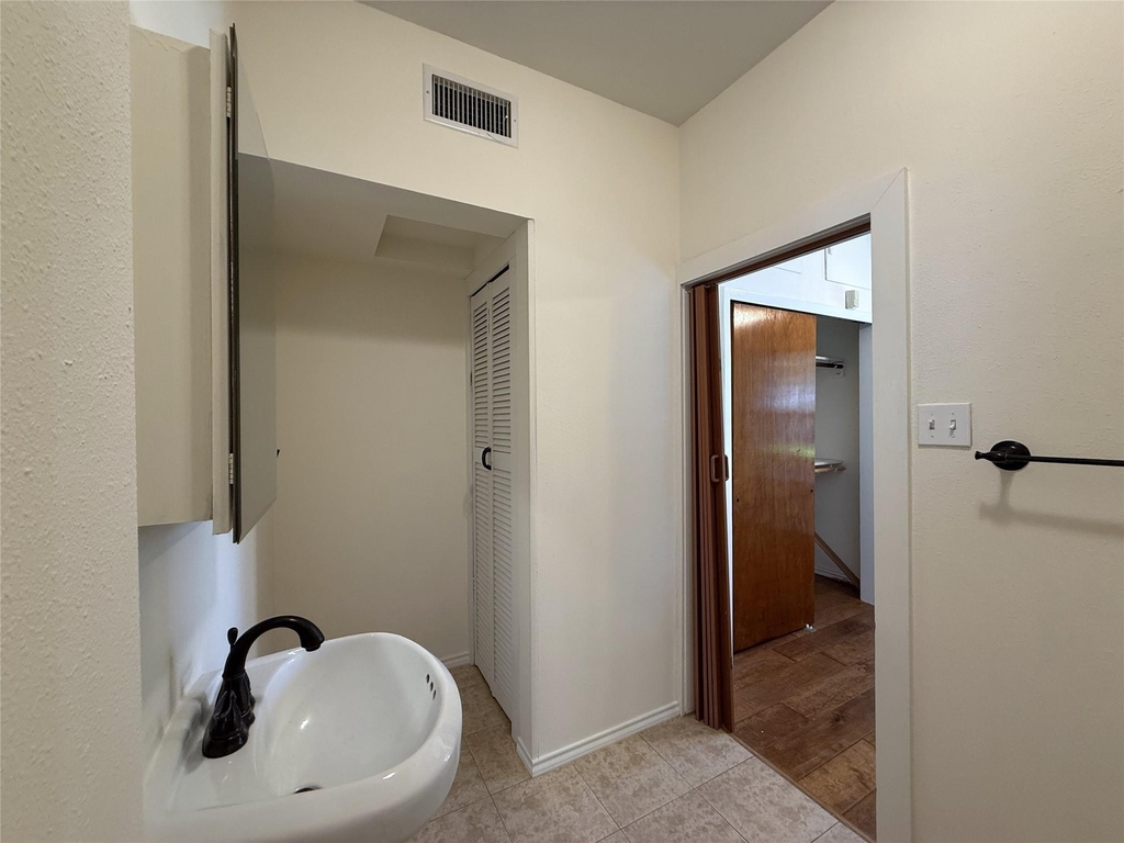 1011 Nadine Street - Photo 8