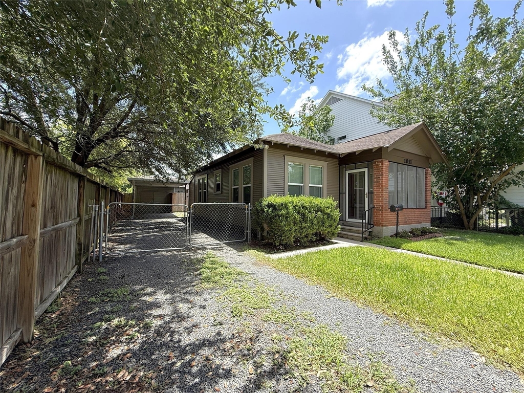 1011 Nadine Street - Photo 1