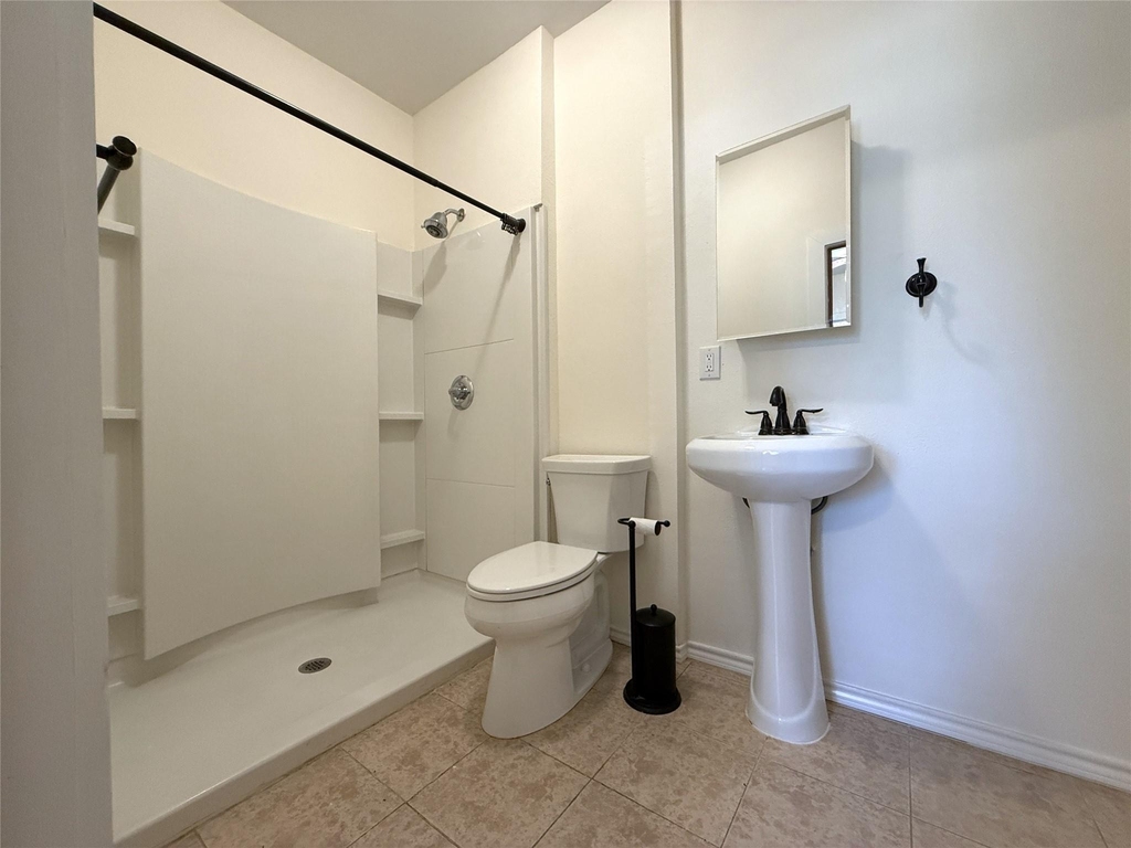 1011 Nadine Street - Photo 7