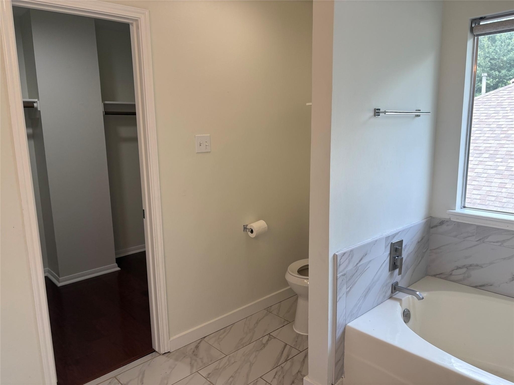 18385 Ten Oaks Court - Photo 11