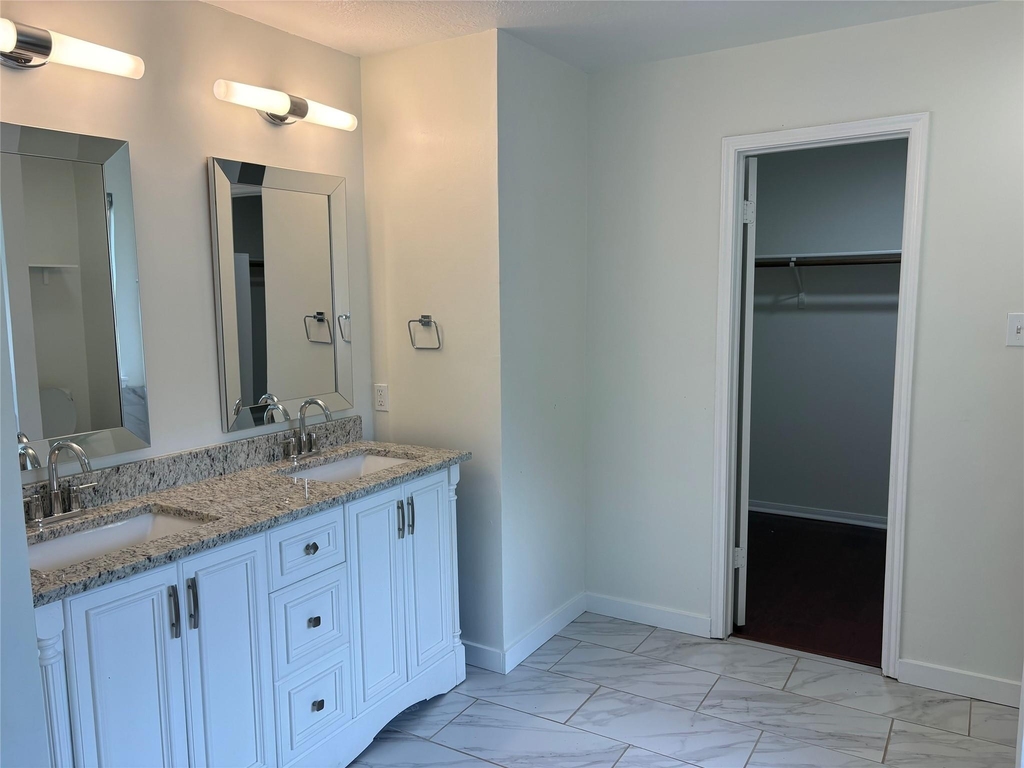 18385 Ten Oaks Court - Photo 10