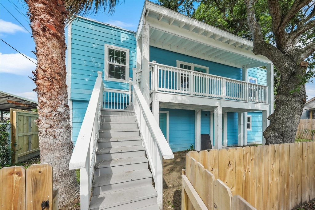 2222 44th Street - Photo 1