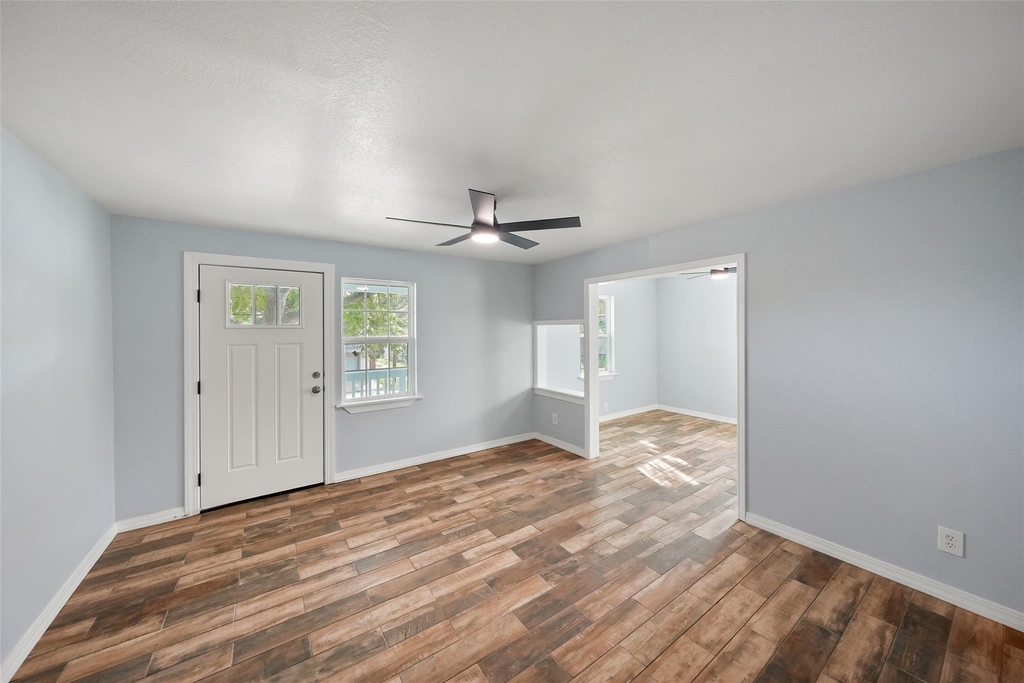 2222 44th Street - Photo 4