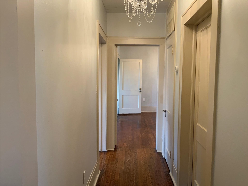 404 W Main Street - Photo 5
