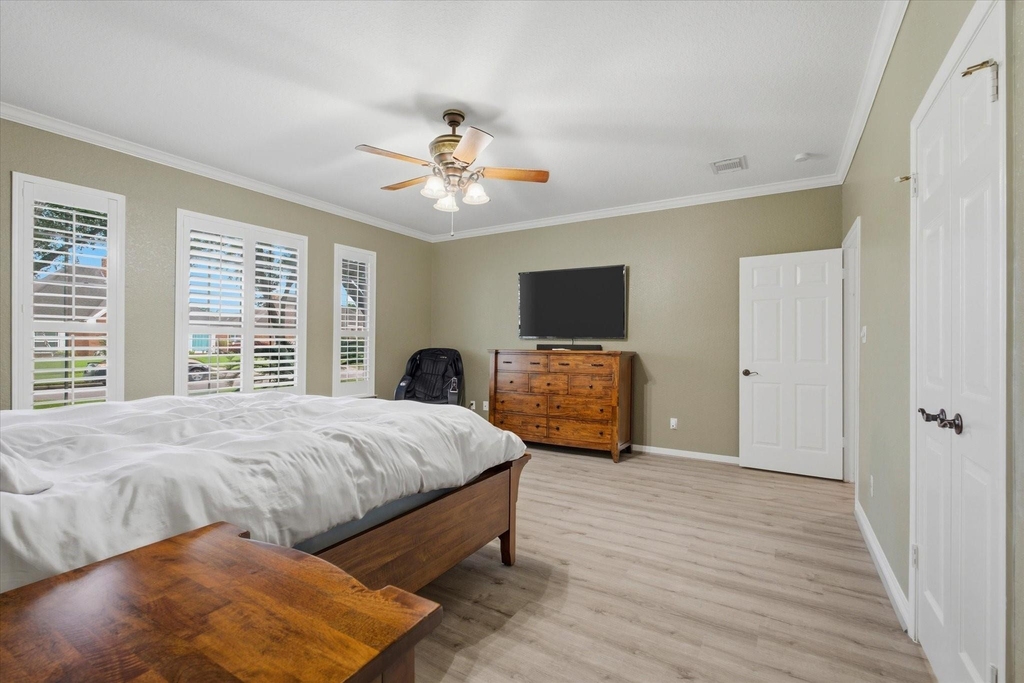 4704 Broadmoor Drive - Photo 10