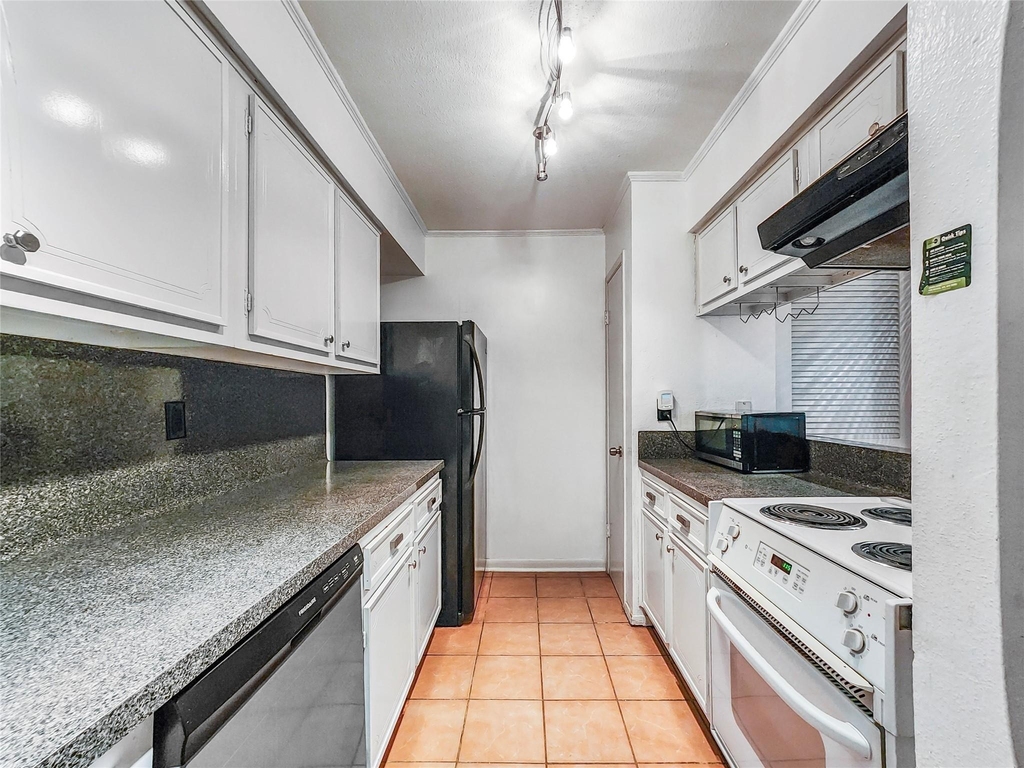 3131 Cummins Street - Photo 6