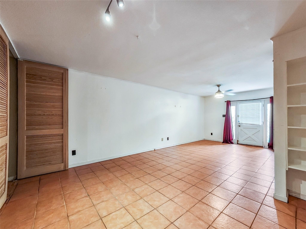 3131 Cummins Street - Photo 1