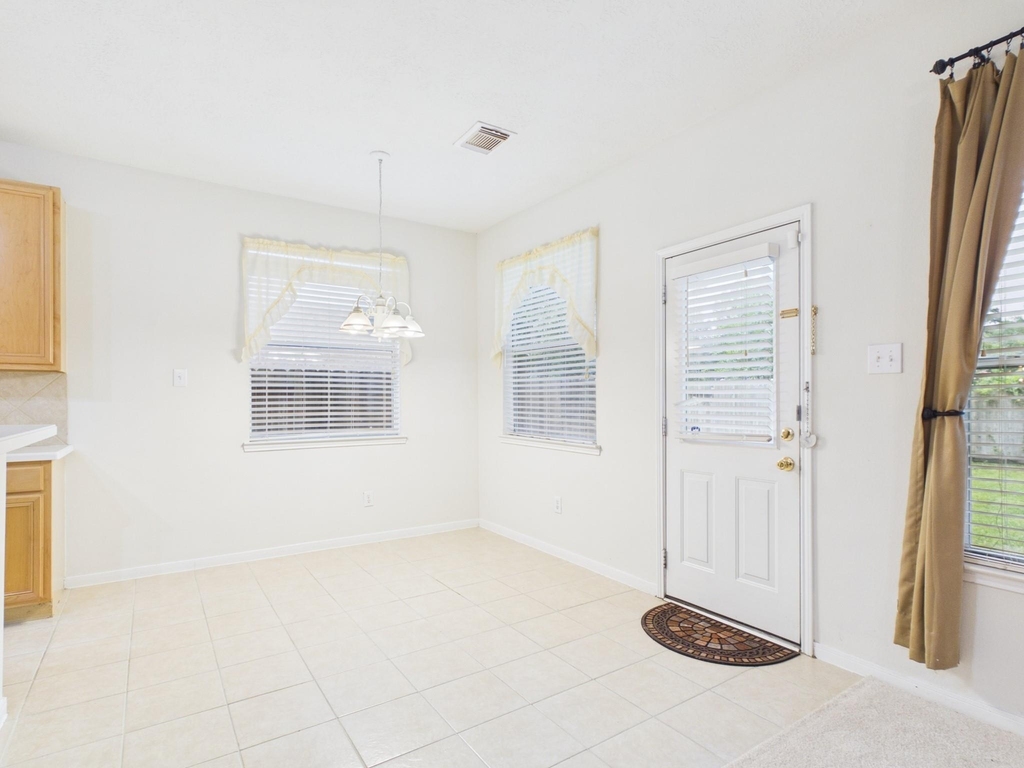 4702 Rolling View Court - Photo 9
