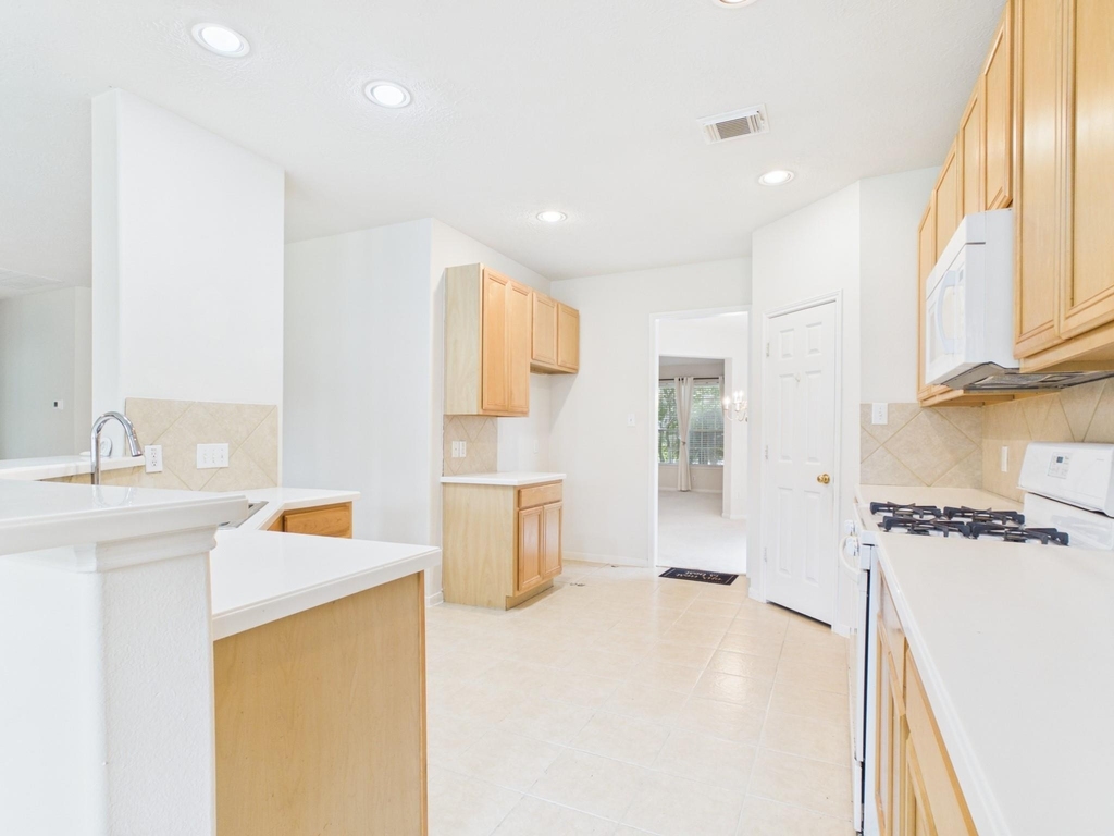 4702 Rolling View Court - Photo 8