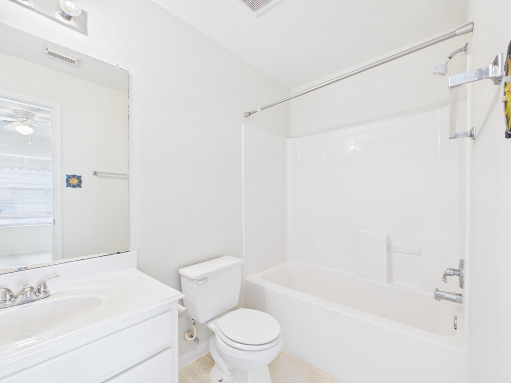 4702 Rolling View Court - Photo 24