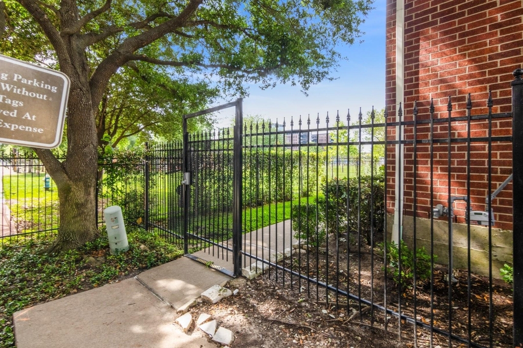 2236 Ann Street - Photo 17