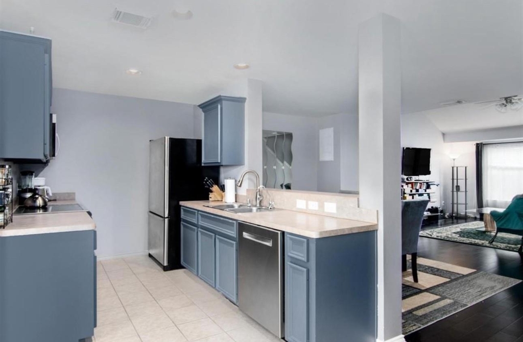 2236 Ann Street - Photo 6