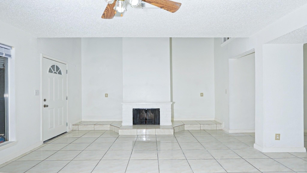 10920 Village Bend Lane - Photo 9