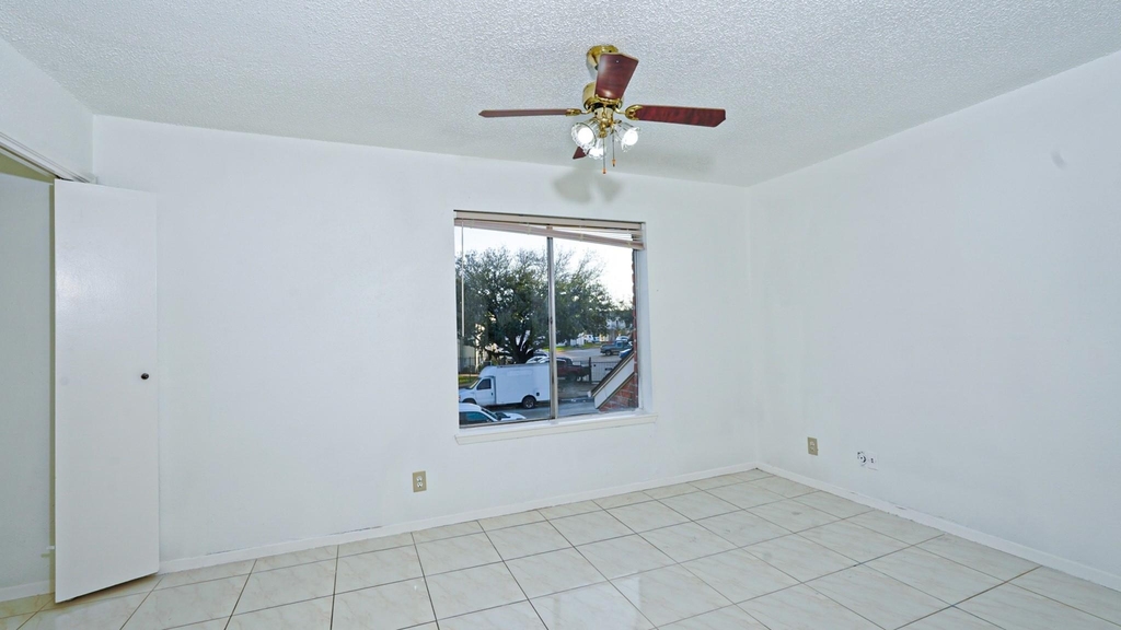 10920 Village Bend Lane - Photo 11