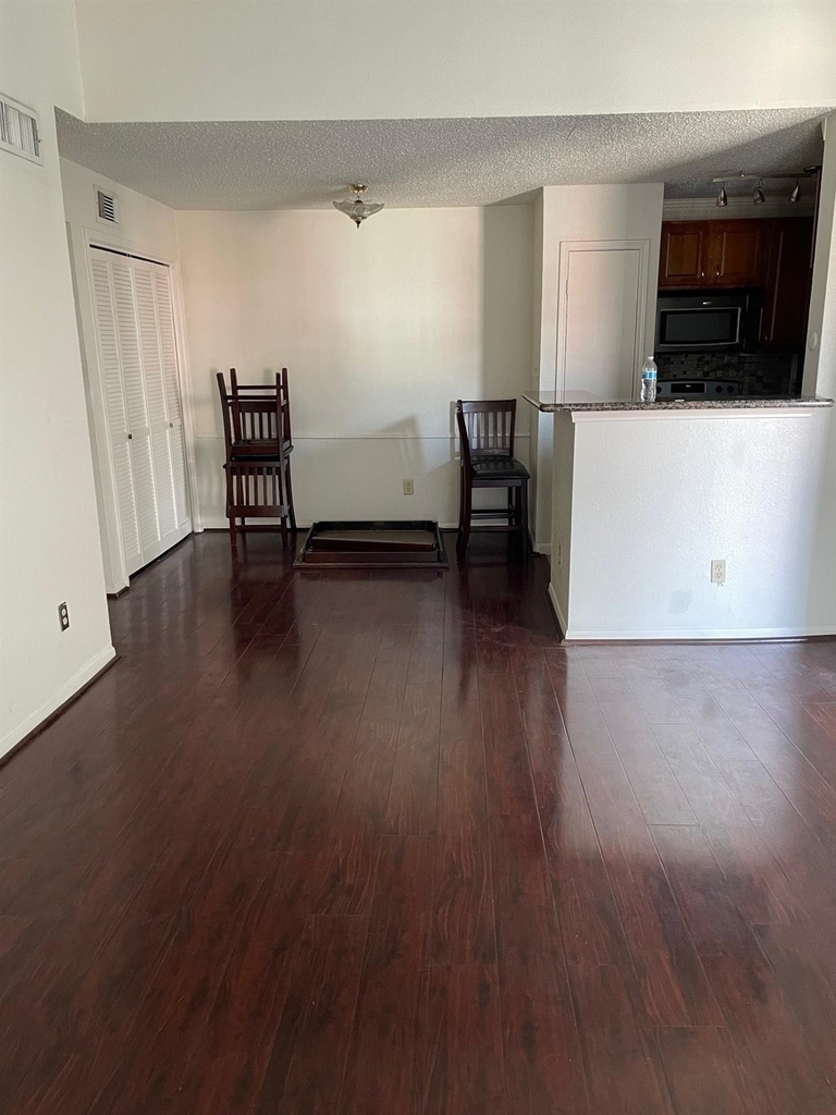2121 Hepburn Street - Photo 9