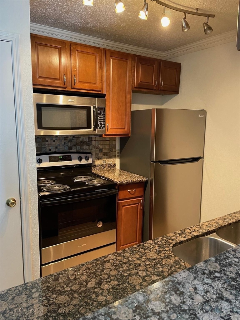 2121 Hepburn Street - Photo 19