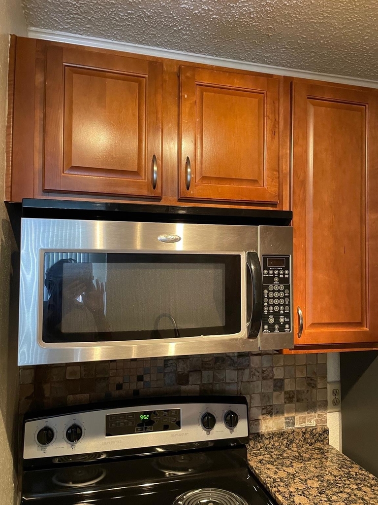 2121 Hepburn Street - Photo 11