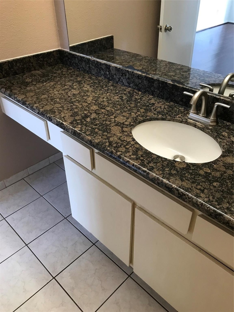 2121 Hepburn Street - Photo 2