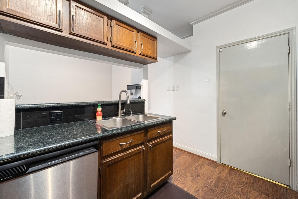 612 Fargo Street - Photo 18