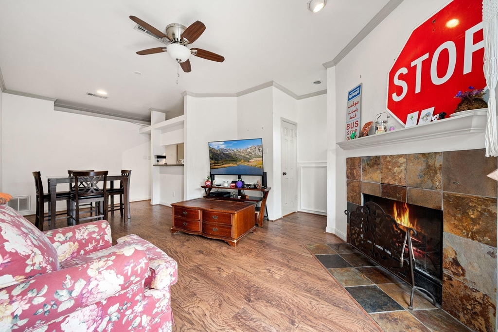 612 Fargo Street - Photo 10