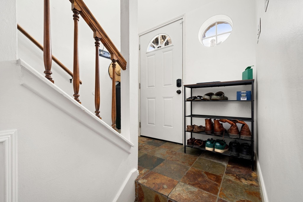 612 Fargo Street - Photo 8