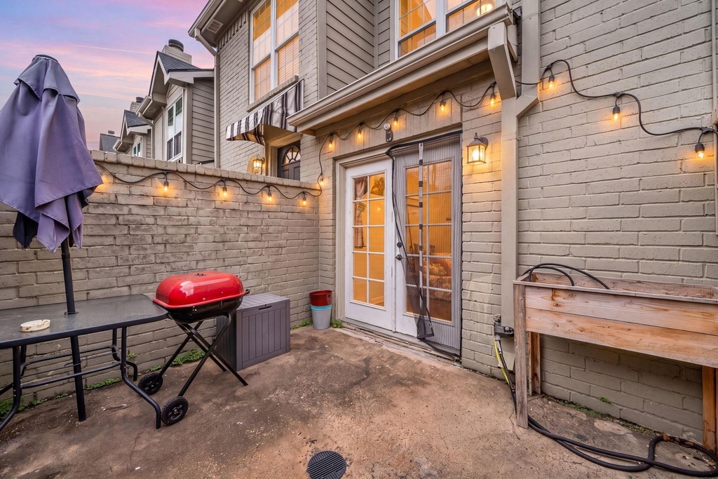 612 Fargo Street - Photo 34