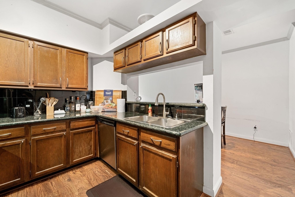 612 Fargo Street - Photo 17