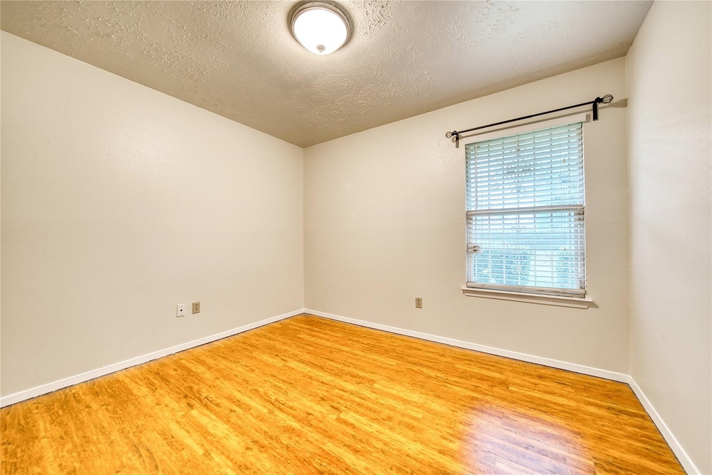 7811 Westbank Avenue - Photo 19