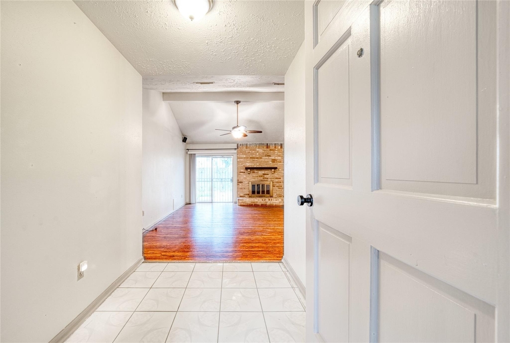 7811 Westbank Avenue - Photo 3