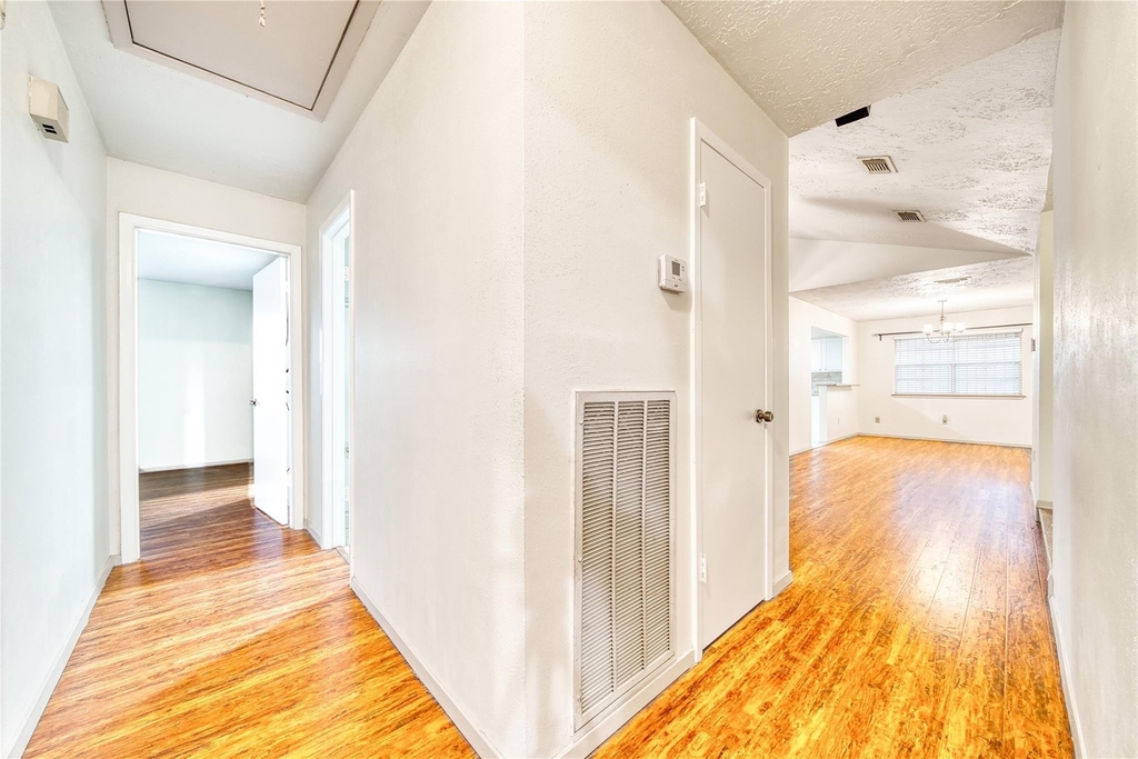7811 Westbank Avenue - Photo 24