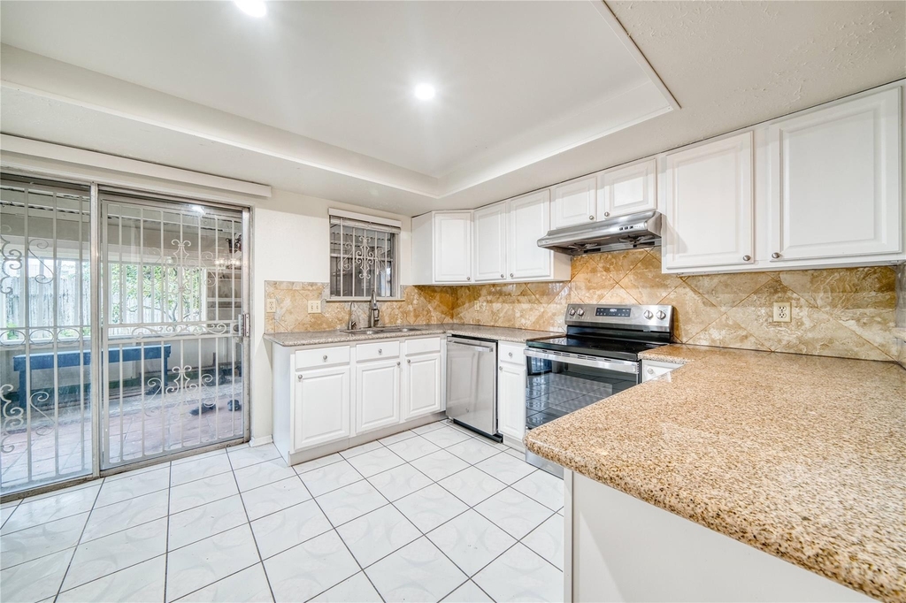 7811 Westbank Avenue - Photo 13