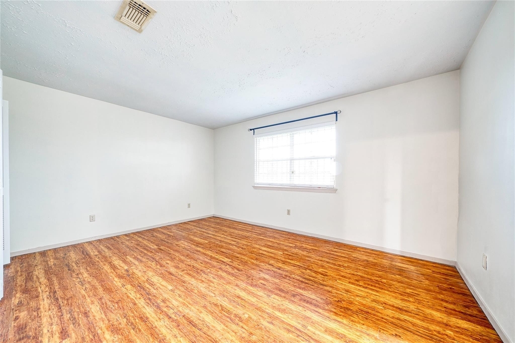 7811 Westbank Avenue - Photo 28