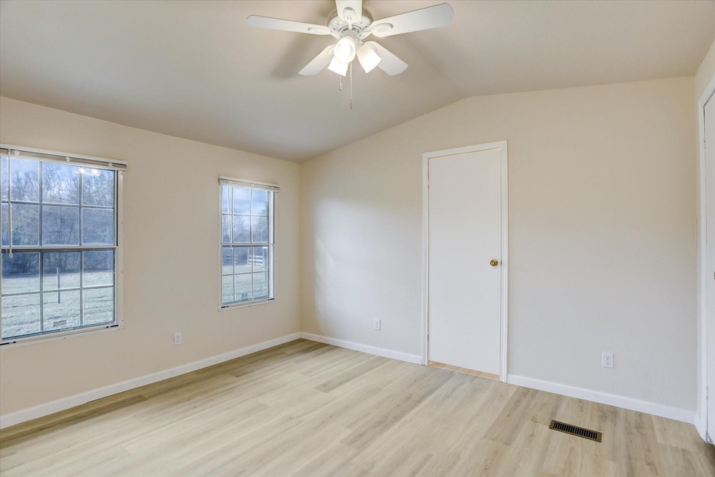 5806 South Highway 35 - Photo 8